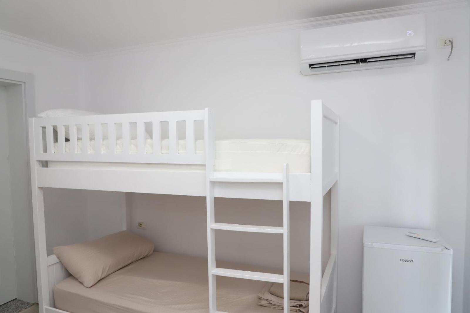 Aral Hostel 培拉特 外观 照片