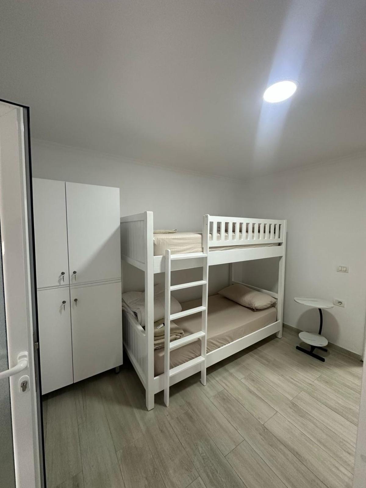 Aral Hostel 培拉特 外观 照片